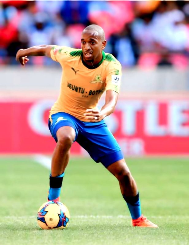 Tiyani Mabunda on the ball for Mamelodi Sundowns in the Absa Premiership